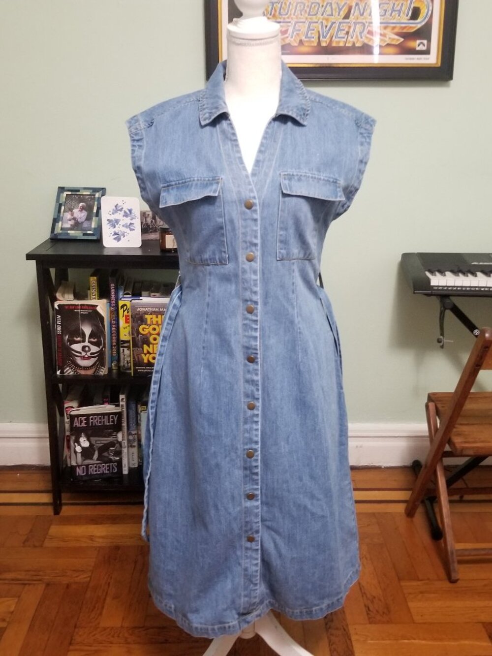 NWT French Connection denim dress size 4, Light Medium wash